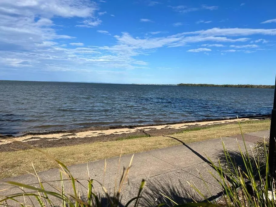 Holiday home Bayside Living - Walk To Water - Central Location Deception Bay Australia