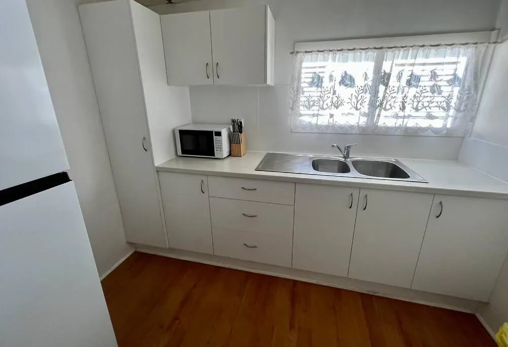 Holiday home Bayside Living - Walk To Water - Central Location Deception Bay